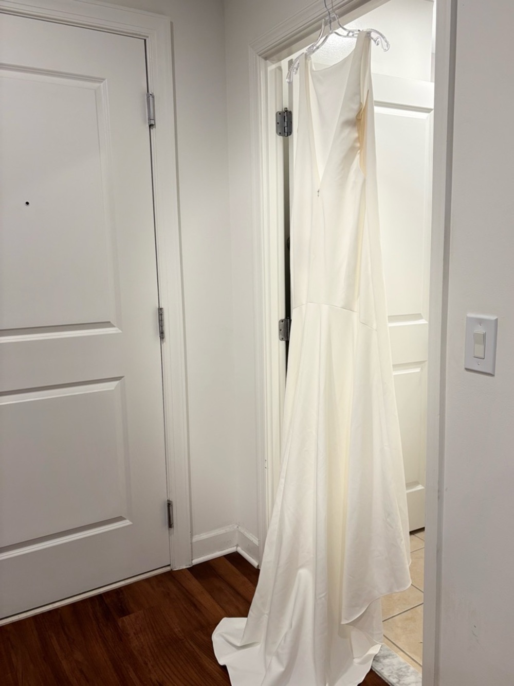Watters Hyde Wedding Dress – Modern Low‑Back Crepe Gown - Size 12 - Picture 5 of 8